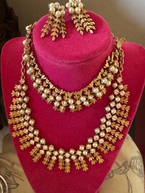 Vintage Sarah Coventry Gold-Tone Pearl Crystal “Royal Highness” Jewelry Set